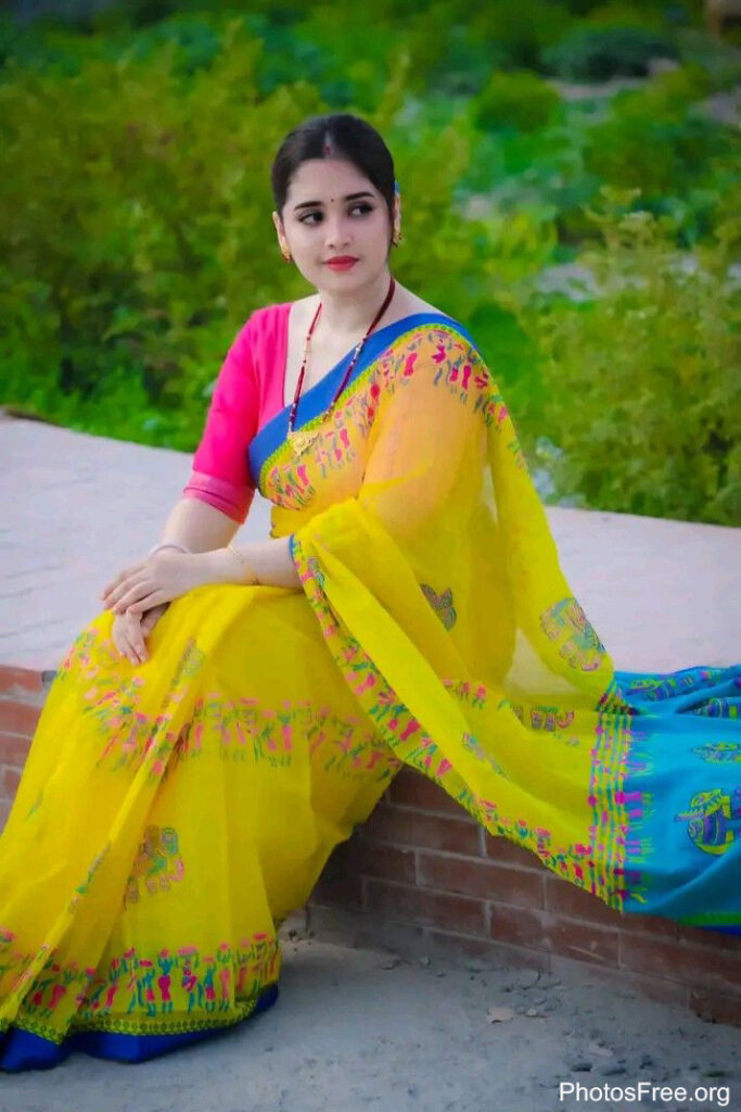 saree poses