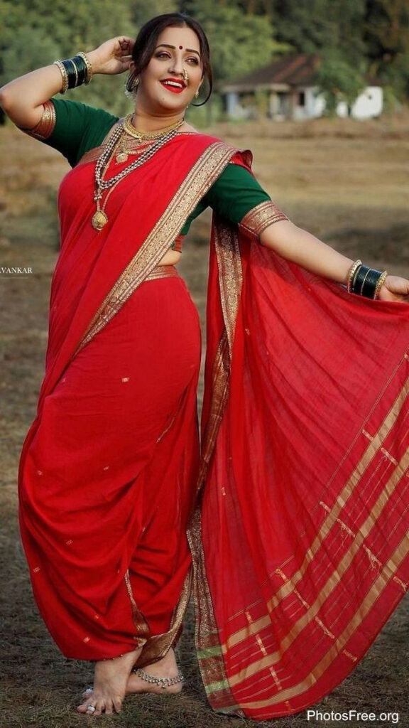 saree poses