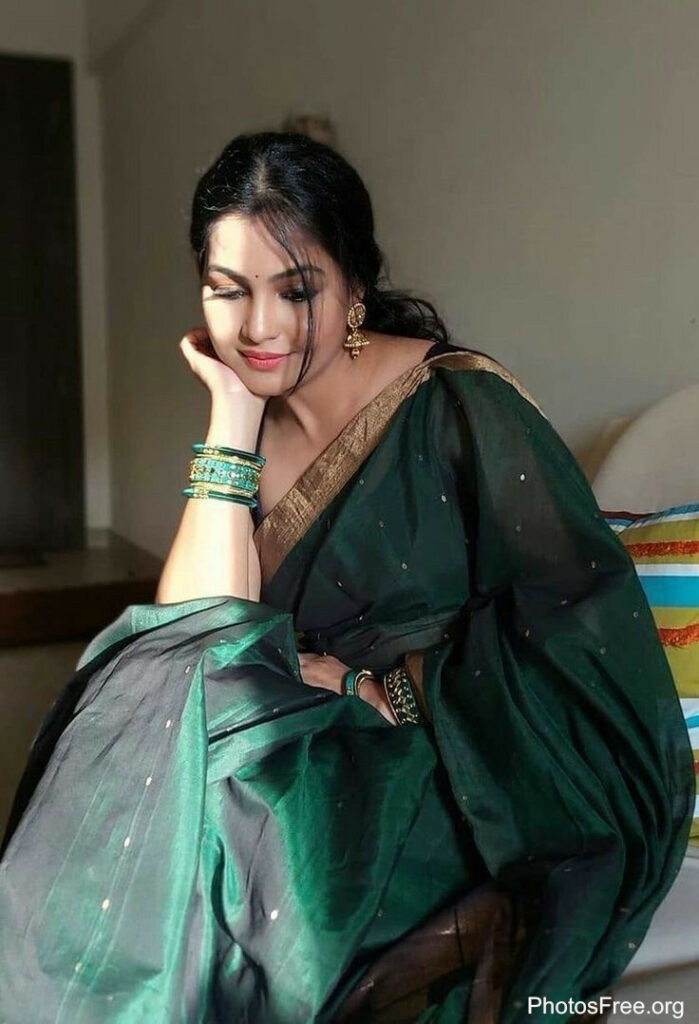 Simple Saree Poses For Photoshoot