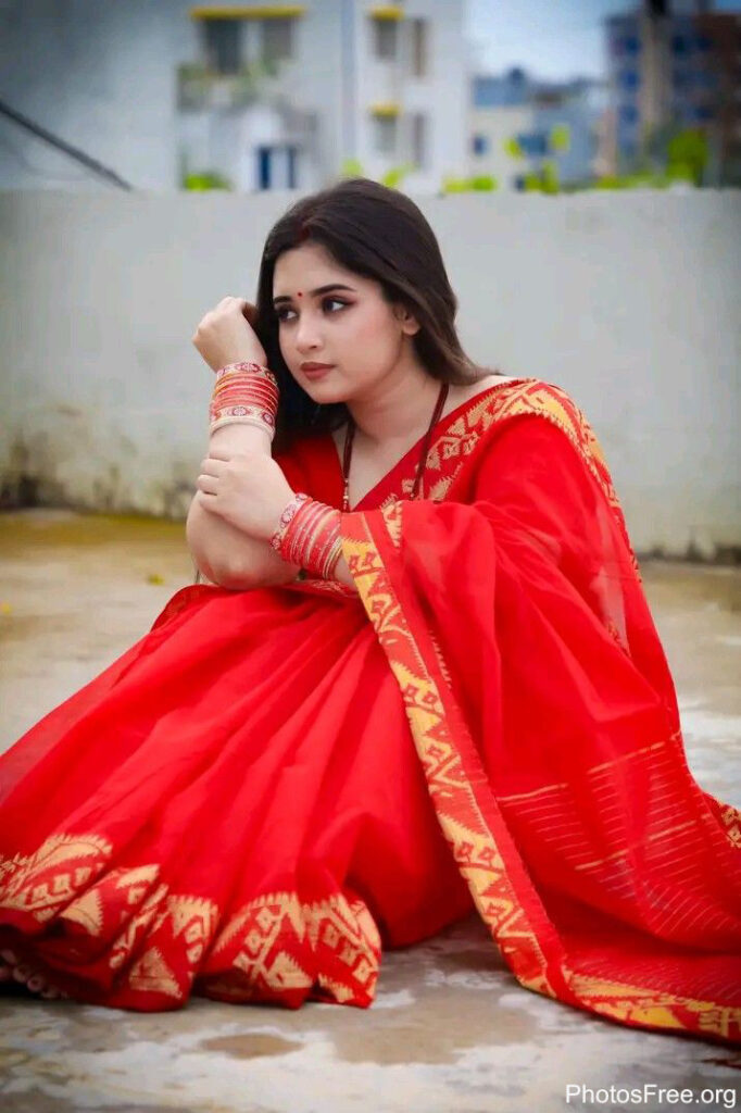 Simple Saree Poses For Photoshoot