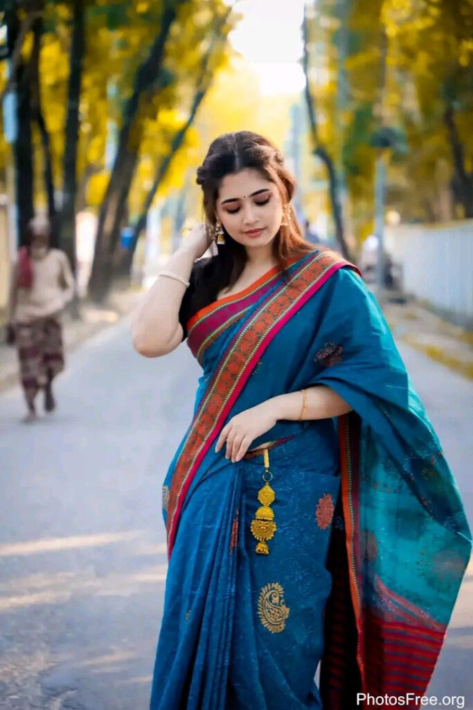 saree poses